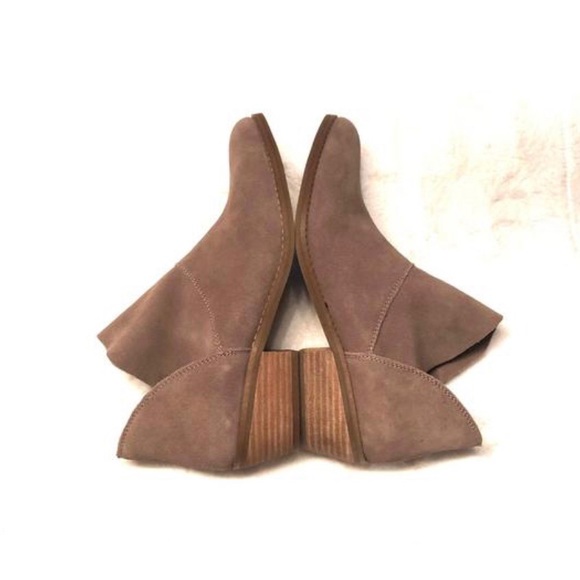 Lucky Brand Fahmida Booties - Picture 2 of 8